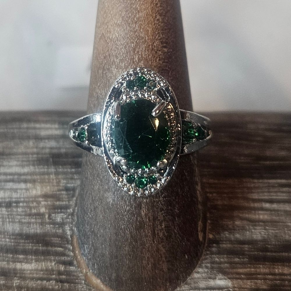 Green And Clear Cubic Zirconia Art Deco Look Silver Tone Ring Sz 9